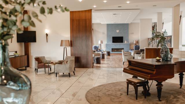 Innenansicht Lobby mit Piano