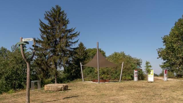 Warteberg, der Mittelpunkt Deutschlands bei Sommer
